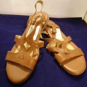Naturalizer N5 Comfort Sandals Tan Size 11 NEW